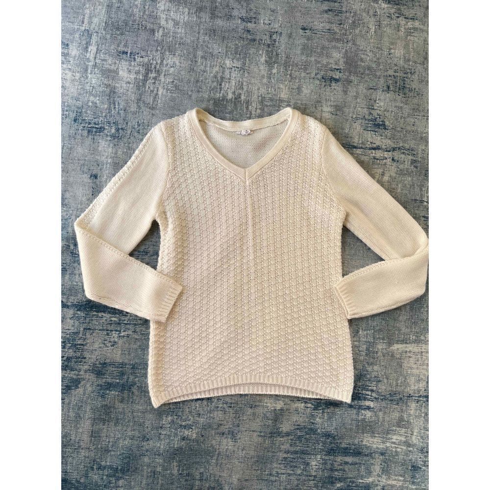 Westport White V Neck Knit Sweater Medium